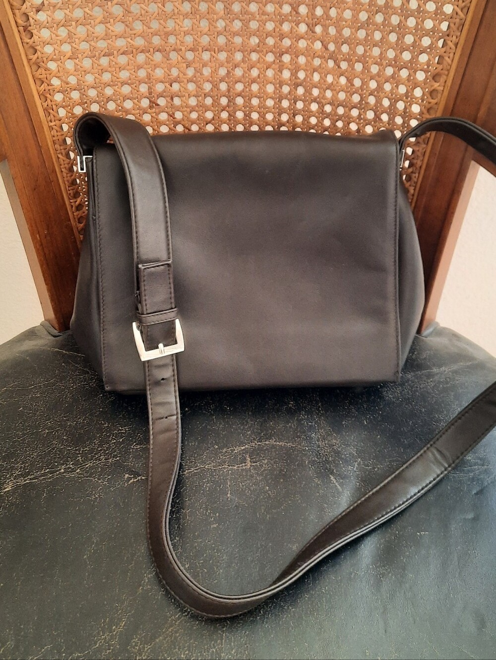 Jennifer Moore espresso brown leather shoulder/crossbody bag with adjustable str